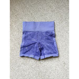 Lululemon Sculpt Short in Iris Flower